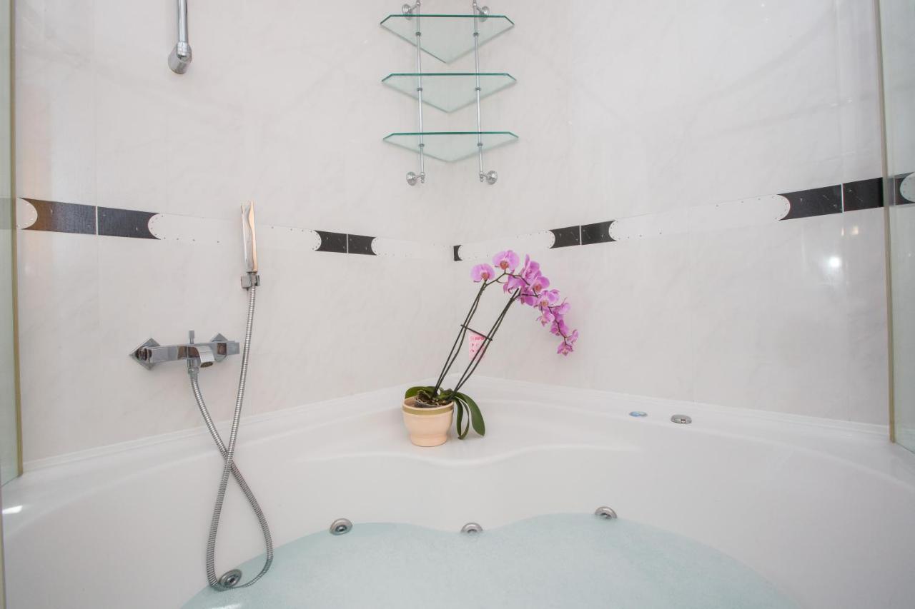 Apartments And Room Adriatic Blue ドゥブロブニク エクステリア 写真